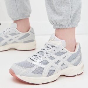 Brand new Asics Gel-1130 Cloud Grey Athletic Shoe